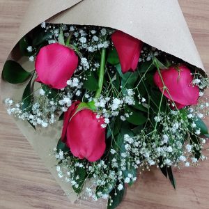 Ramalhete de 4 rosas vermelhas